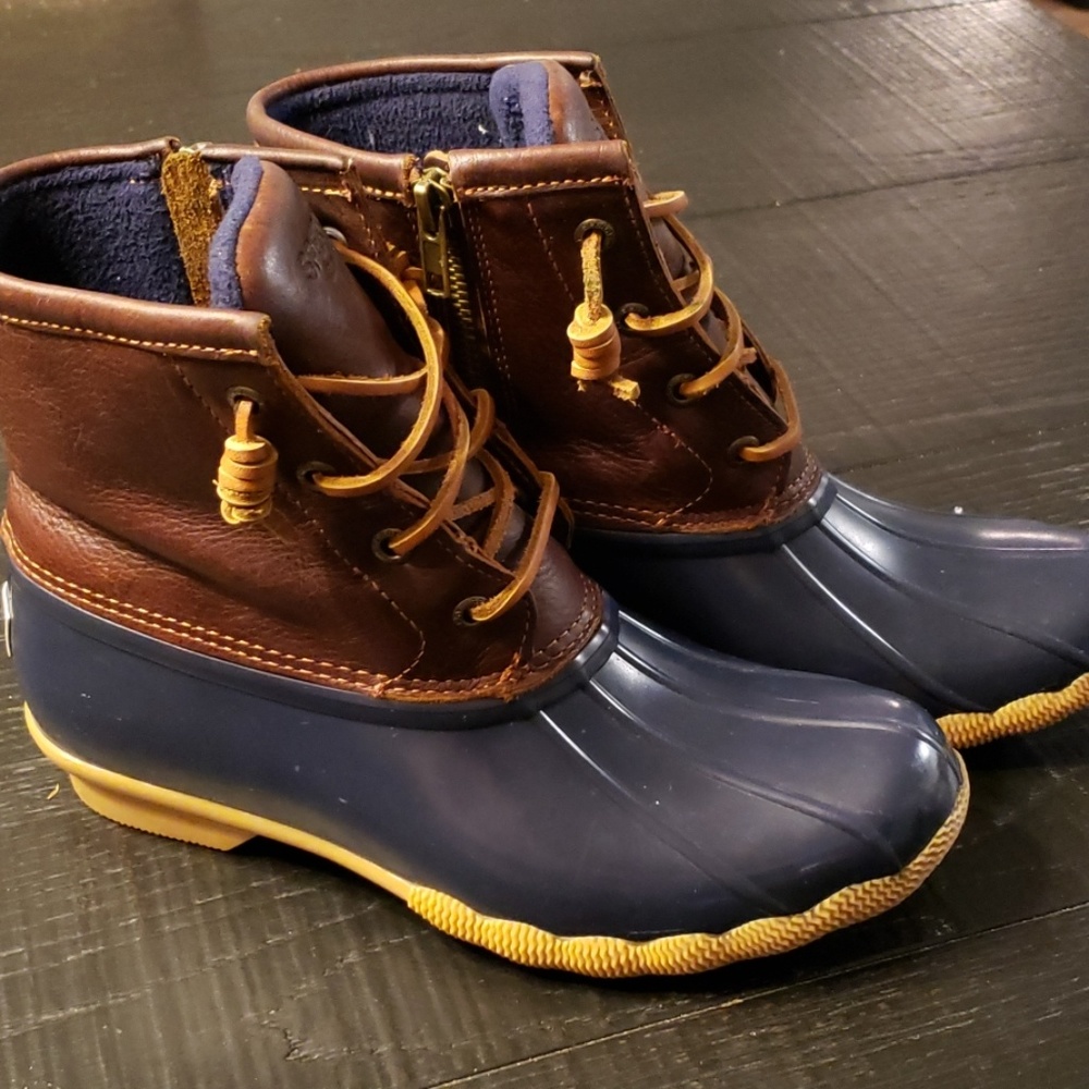 Sperry 7M Womens Duck boots